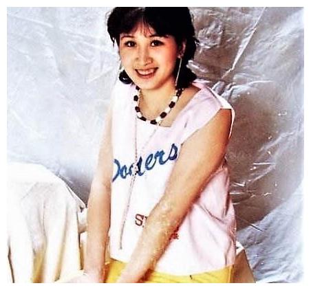 春光美许丽丽从服务员到青歌赛冠军,红遍全国,现状令人惋惜__财经头条