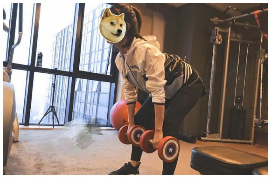 健身的内容很少,但之前《向往的生活》里面谭松韵就透露出了时刻保持