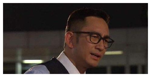 年近半百二婚还娶小姑娘,婚后7年败光数亿家产,现和女儿住危楼