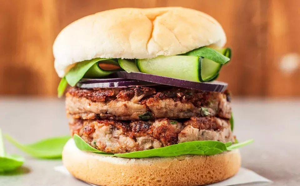 在家就能做的素食汉堡,低脂又健康,有需要的可以学起来