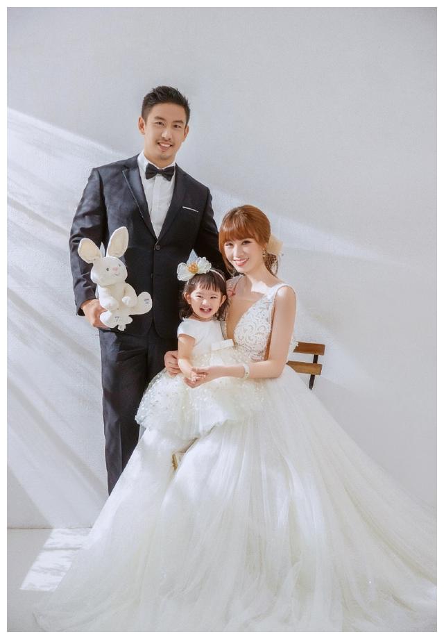 上海smg主播万蒂妮迎40岁生日 佟晨洁也来为她庆生__财经头条