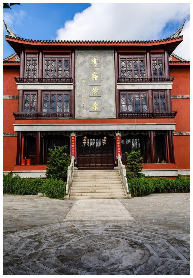 安琪莉娜裘莉离婚出狠招哭穷捞布莱德彼特赡养费