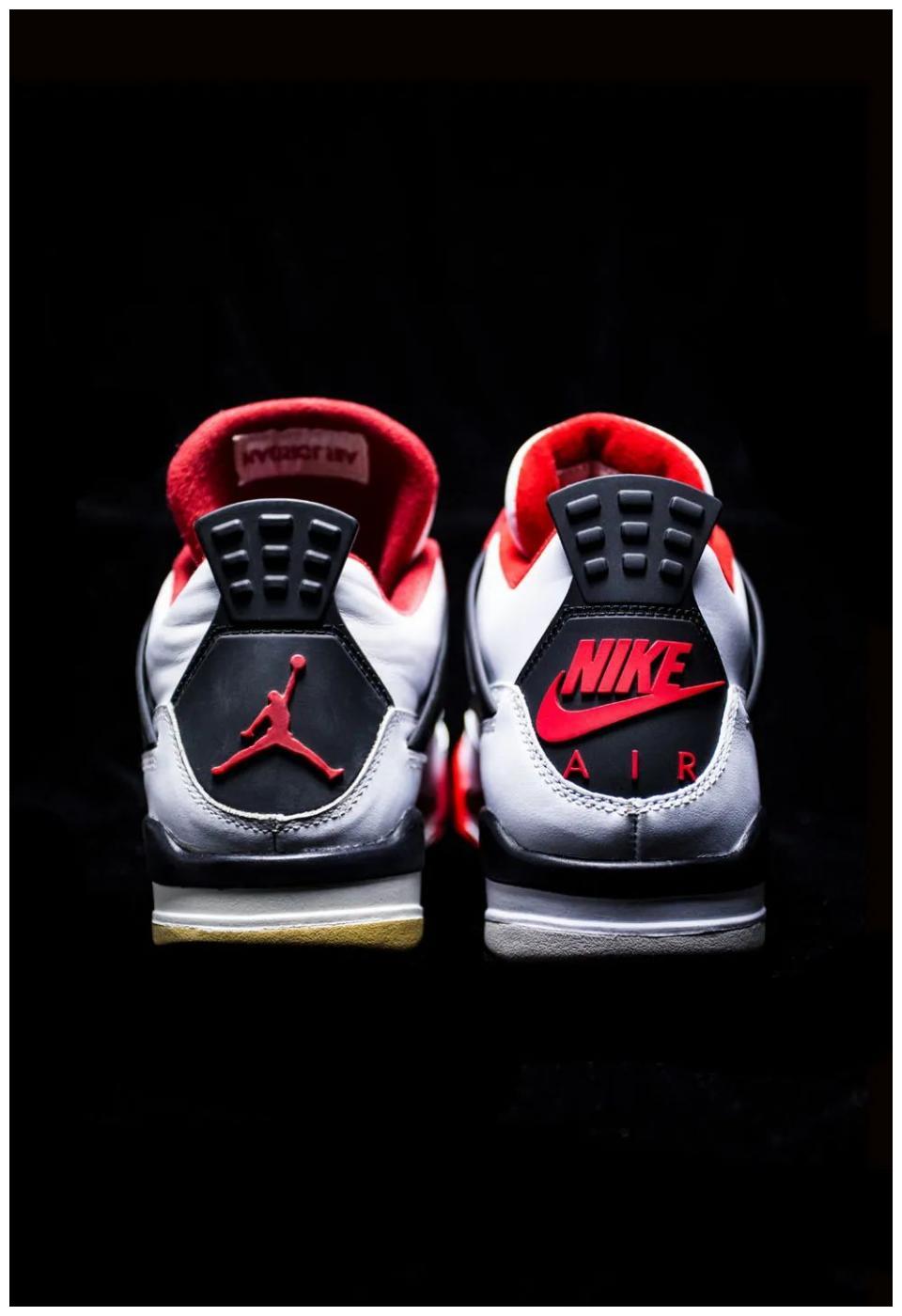 等了31年的首次完美复刻白红aj4官网上架