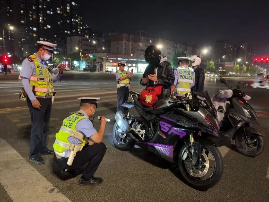 郑州严查摩托车闯禁行、“飙车炸街”等,“炸街”处罚标准升级 郑州严查摩托车闯禁行、“飙车炸街”等,“炸街”处罚标准升级
