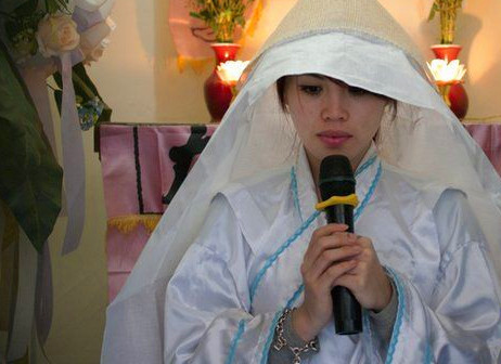 农村职业"哭丧女",月入过万,但却不被人看好