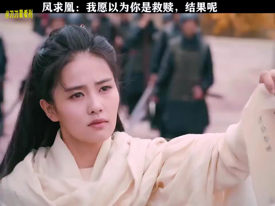 两个男人一步步逼近对方,这气氛真是严肃啊 为您推荐: 凤囚凰:霍璇真