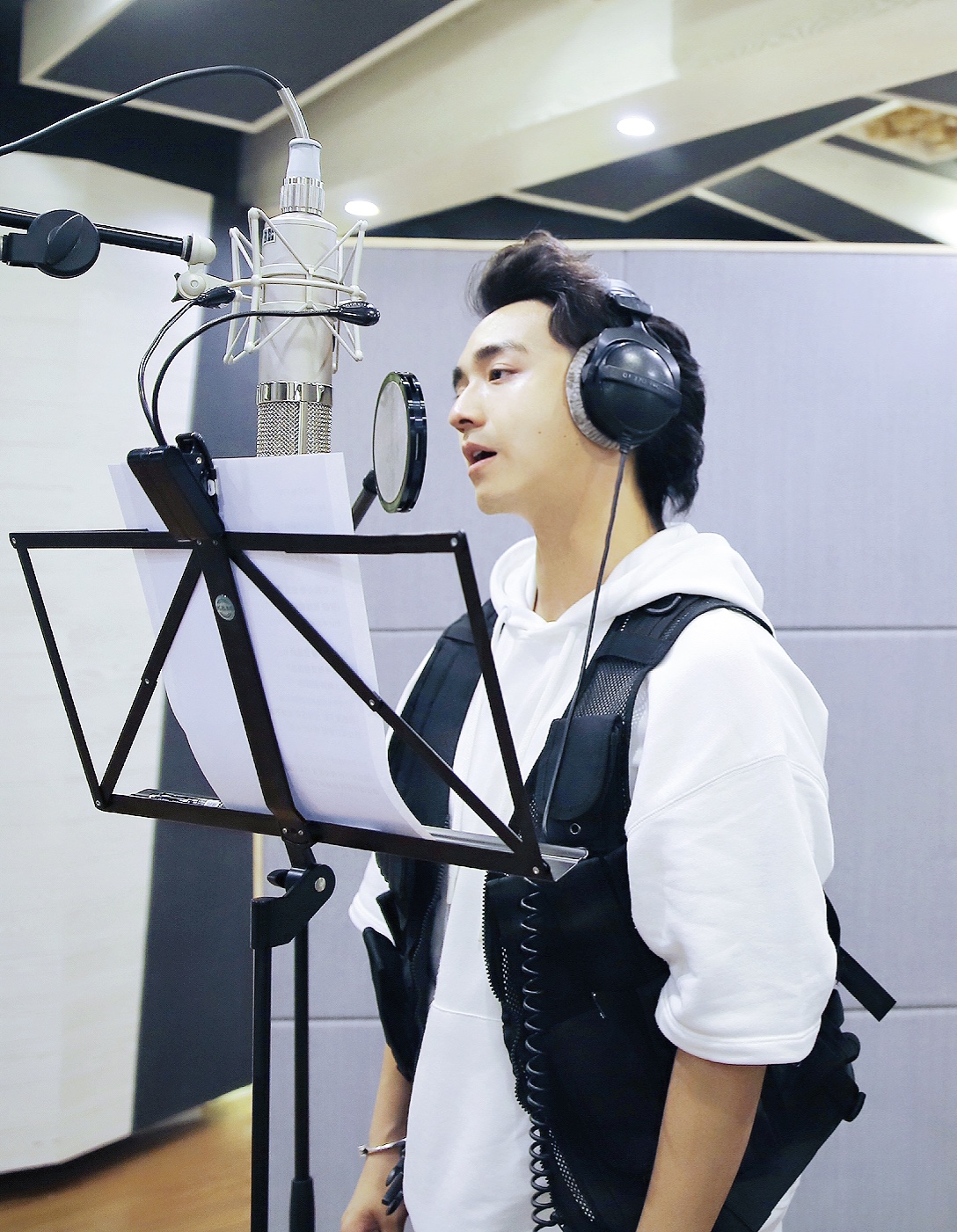 夏恒最新原创单曲《亲爱的朋友》上线 送上自己的"平凡人生观"