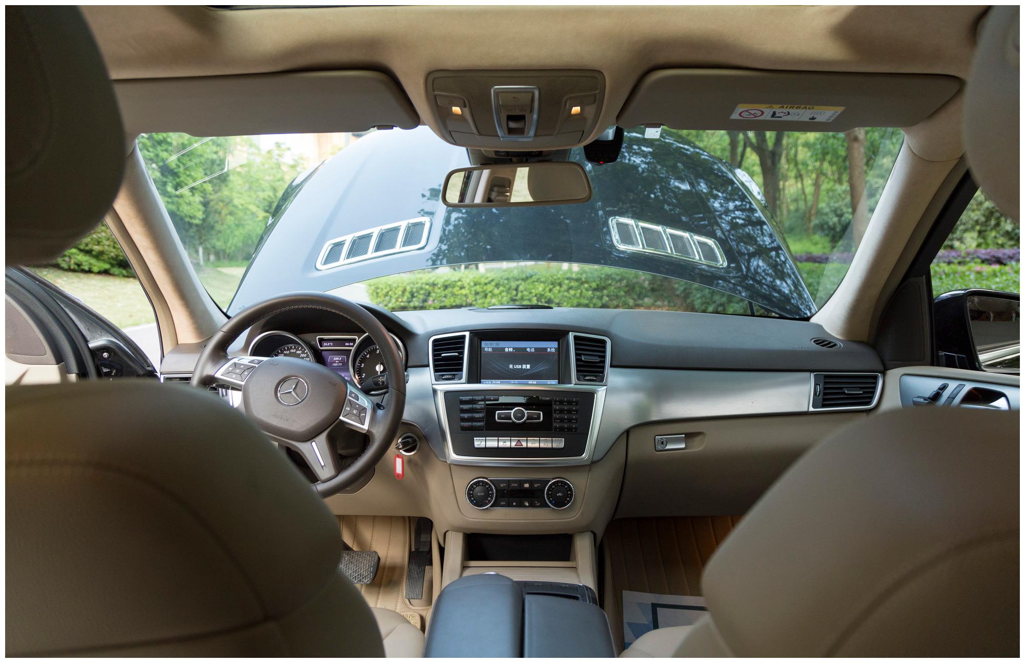 背着单反去看车之"奔驰ml320"