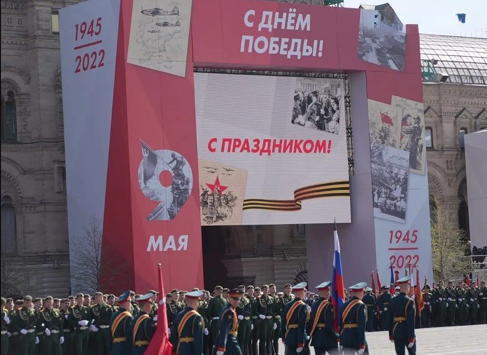 俄罗斯红场阅兵爆料：战机以Z字飞越红场，北约战俘或将出席阅兵休闲区蓝鸢梦想 - Www.slyday.coM