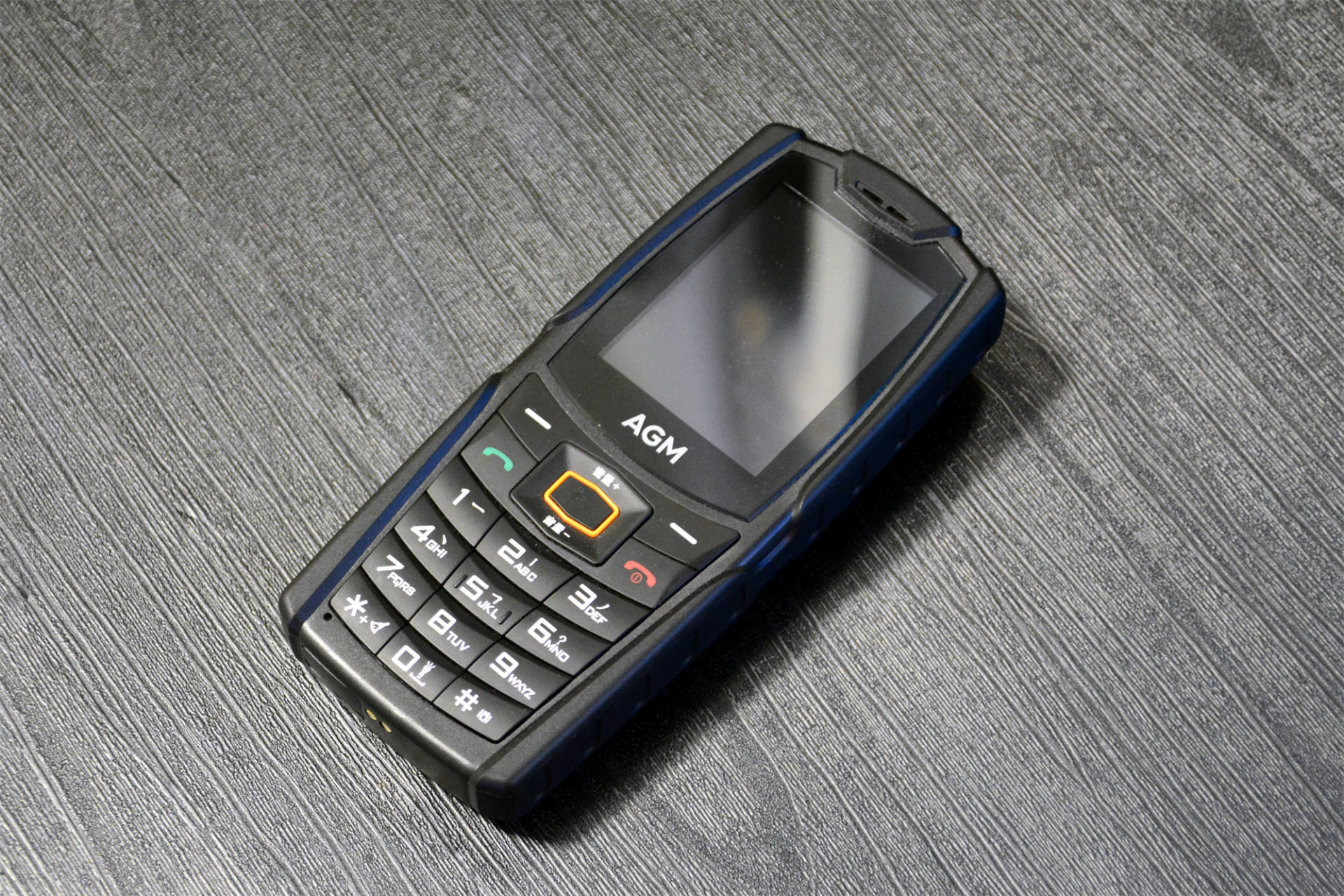 功能机只服诺基亚其实还有很多人在努力做着比如agm这款m6