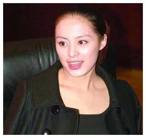 母亲除夕夜自杀父亲唐国强转身娶小12岁娇妻唐莉现在怎样了