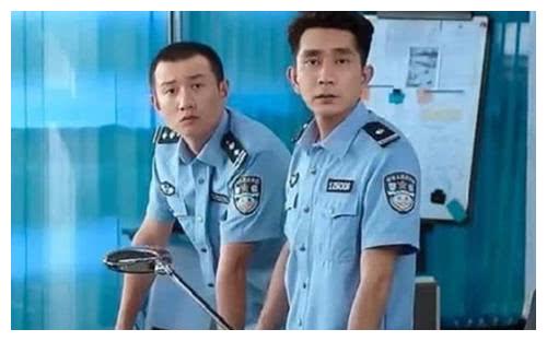 明明是客串,却意外成主演的四位明星,文章的警察笑了多少年?