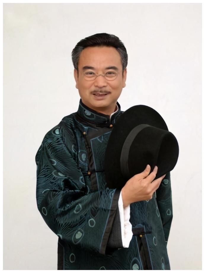 他是琼瑶剧中的老爷专业户,30岁起就演中老年演了一辈子|岳跃利|琼瑶