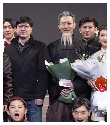 北电17级毕业合照曝光，认出了王俊凯，却没认出《棋魂》中的他休闲区蓝鸢梦想 - Www.slyday.coM