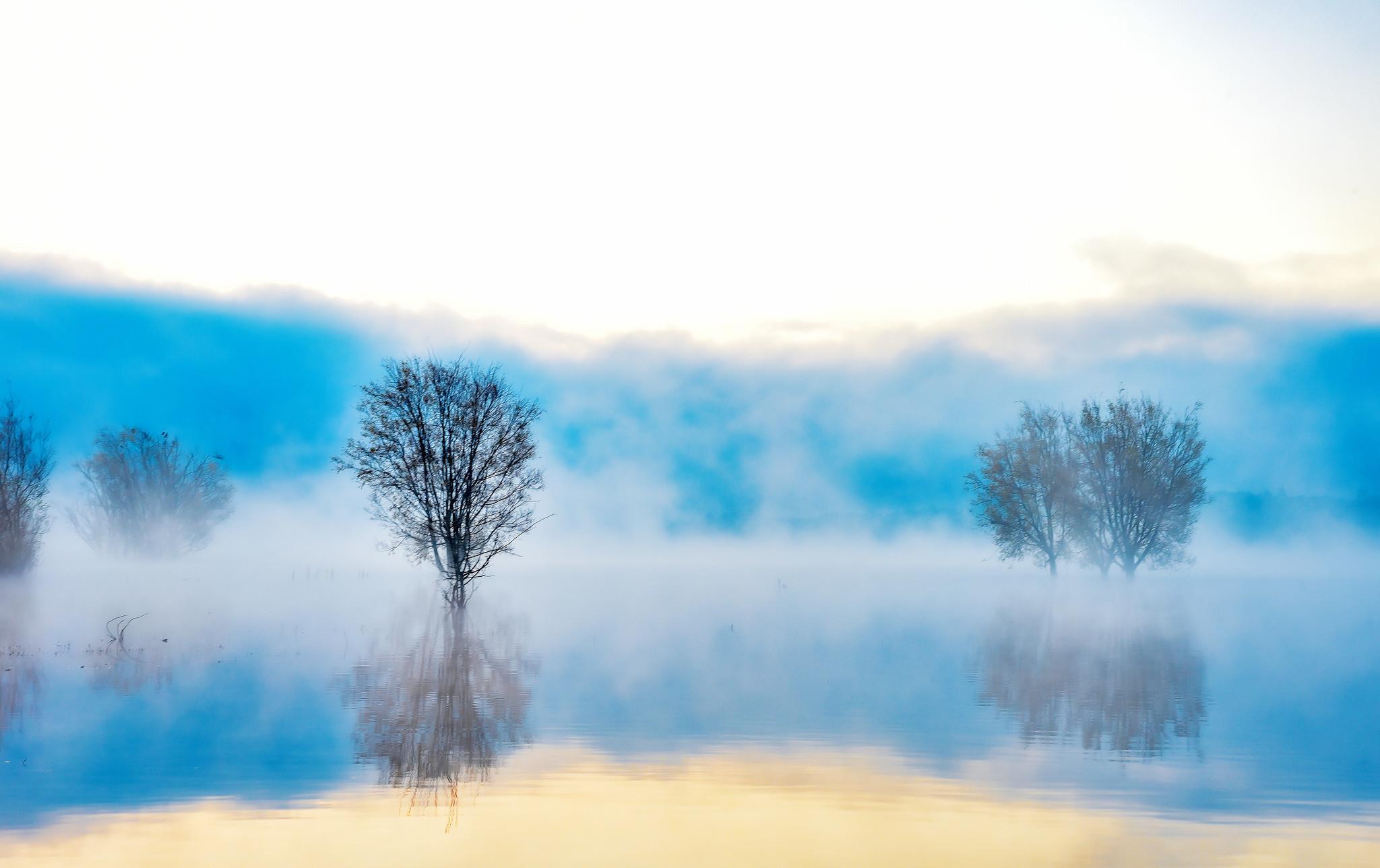 云南曲靖念湖晨雾缥缈宛如仙境
