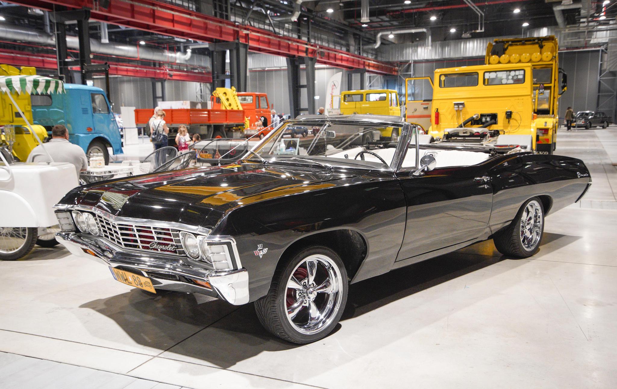 这是9月12日在波兰华沙的老爷车展上拍摄的一辆凯迪拉克汽车.