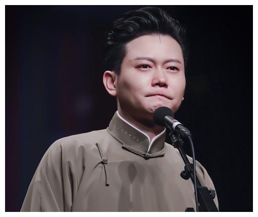 德云社演员的"辛酸事",张云雷改词,孟鹤堂流泪,让人动容!