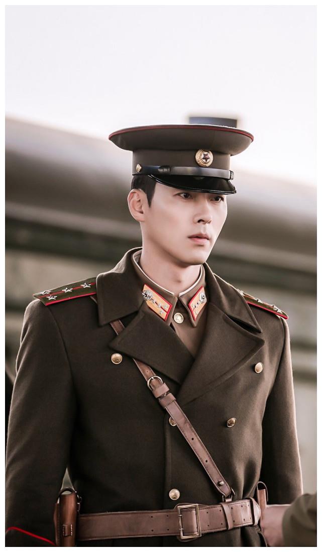 玄彬变油腻大叔近照胡子拉碴发福明显脖子上的肉堆成好几层