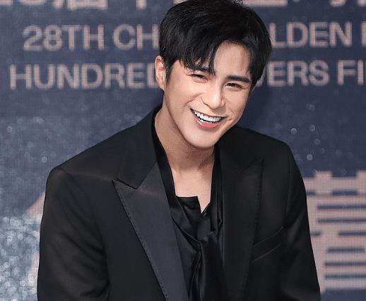 有着歌手梦想的演员姜潮