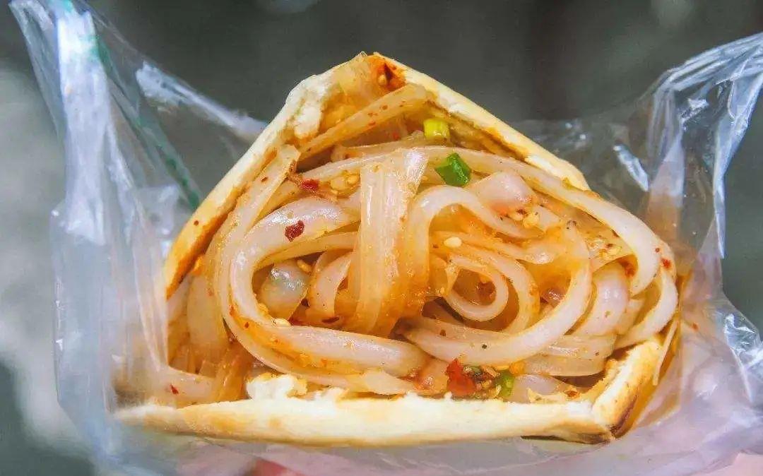 南充蓬安的方酥锅盔,5块一套"抢"着买,去晚了还买不上