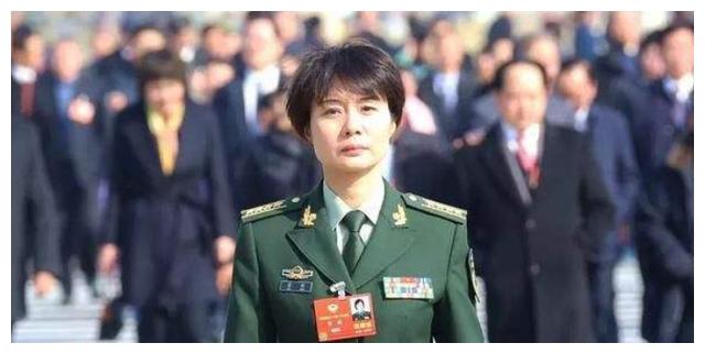 副师级上校和副师级大校谁的权力大待遇有何区别