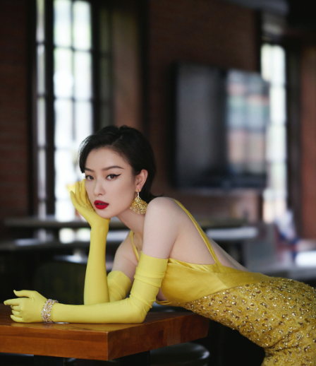 倪妮一袭黄裙亮相,大秀美背.|倪妮|侵权|图片_新浪新闻
