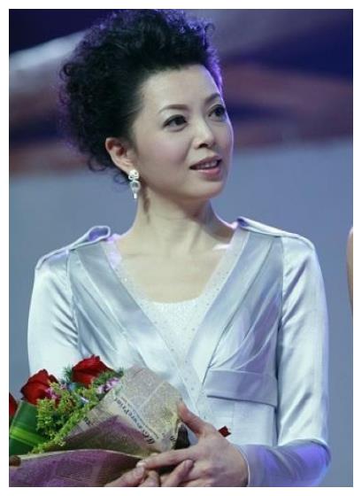 仇晓:我和李湘有过很多次接触,她为人强悍,快人快语,典型湖南辣妹子!