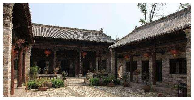 农村老话"有钱莫住东厢房"是什么意思?你怎么看?