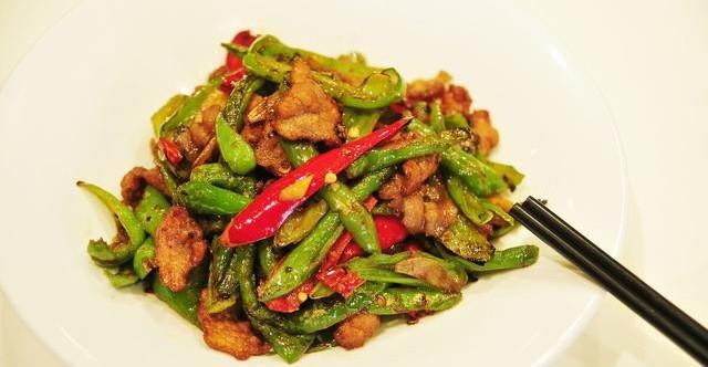 胃口不好怎么办?"川味小炒肉"虽然食材简单,但是很下饭
