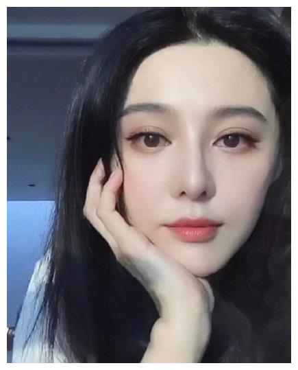 被网友质疑有孕在身,事后范冰冰辟谣称只是常规的身体检查,但对于