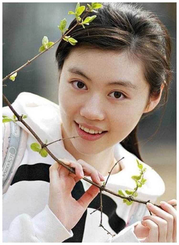 她6岁出道,10岁就当主演,长大后却只能演配角|张妍|配角|童星_新浪