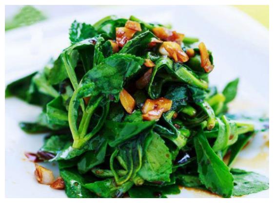 食材:养心菜200g,油10g,盐1/5茶匙,豉油15g,大蒜1头 做法 1,养心菜择