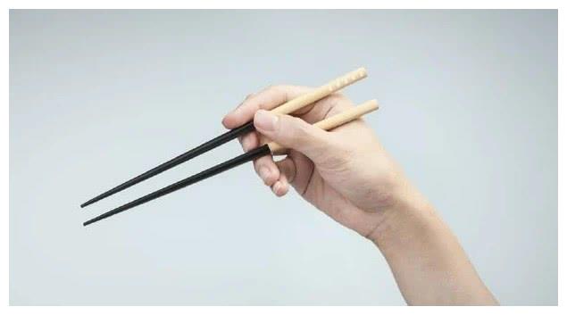 心理学你平时吃饭是哪种拿筷子姿势测你这辈子到底是什么命