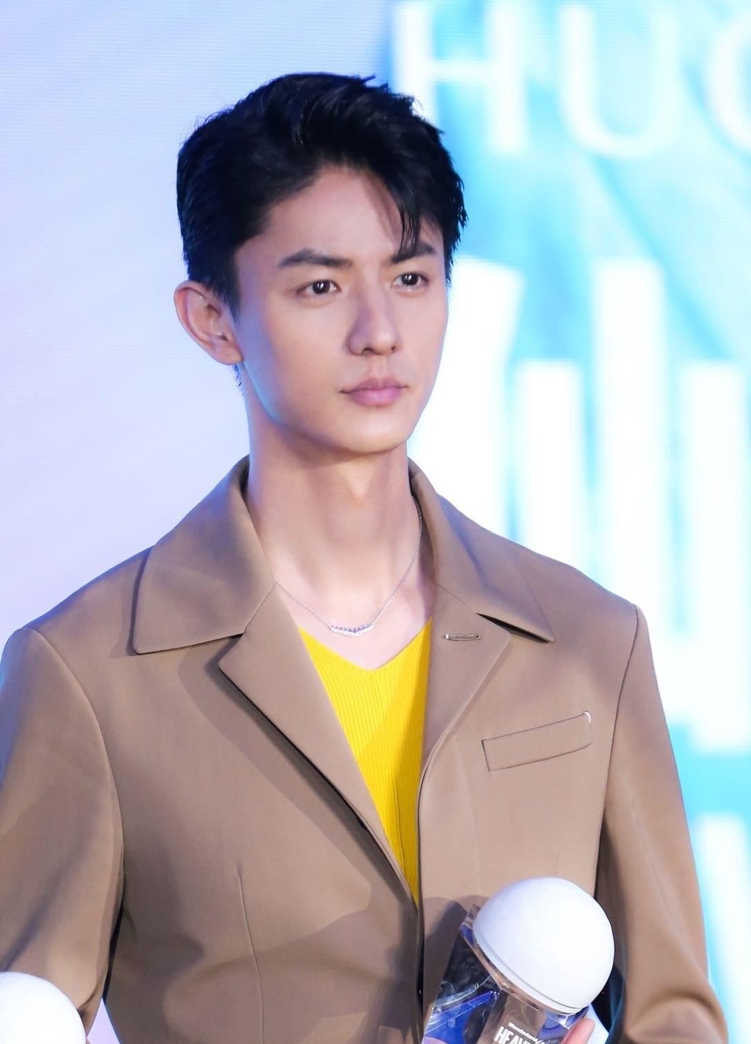 刘畅亮相wonderland仙境之夜 获年度潜力男演员