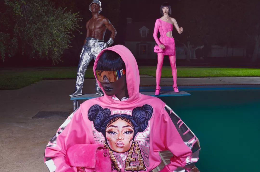 麻辣鸡nicki minaj跨界fendi出联名款,这波骚玫红操作,闪瞎眼_高清