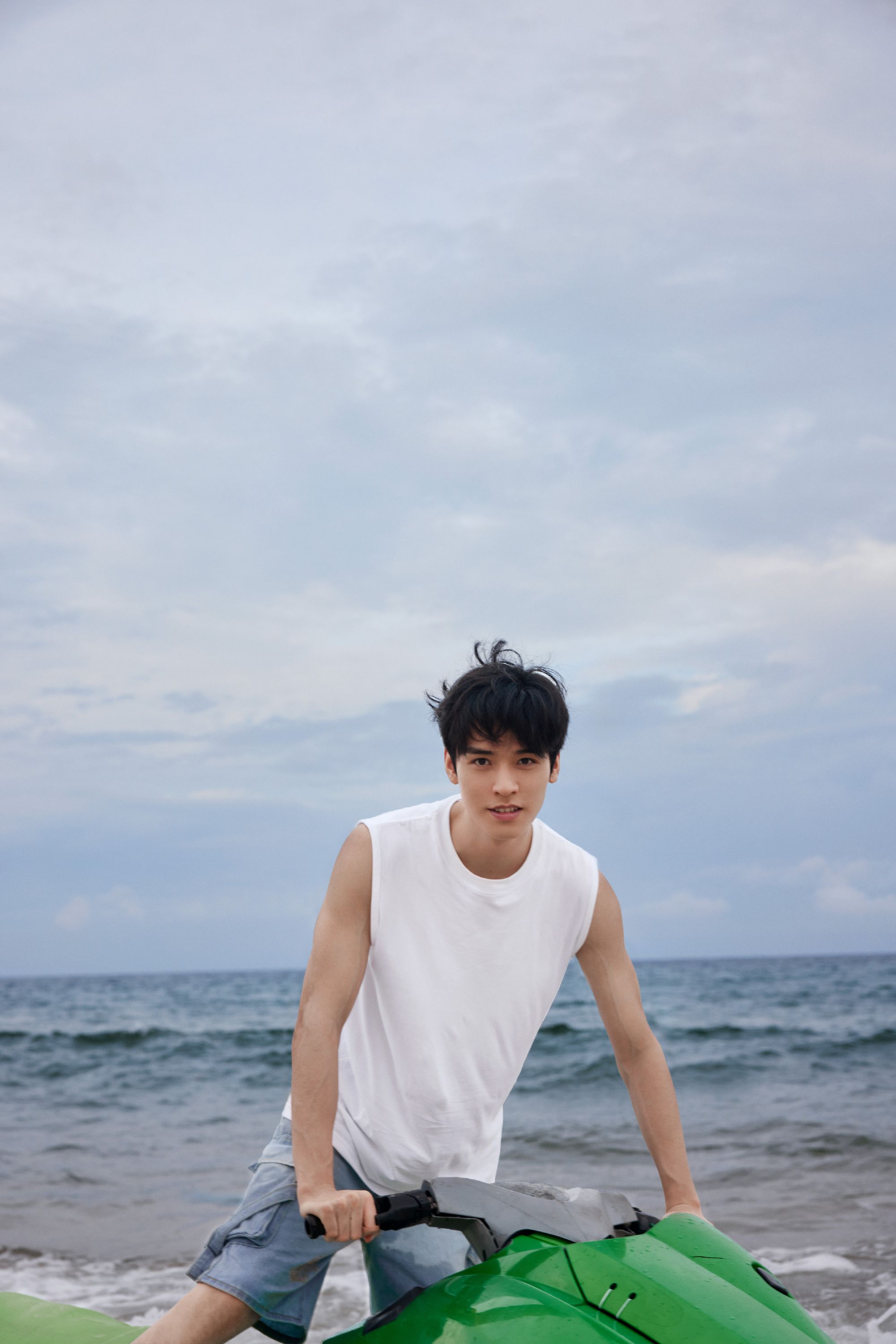 龚俊变身肌肉猛男,在健身房晒八块腹肌,贵公子线条感堪比教练