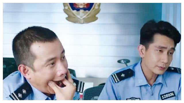明明是客串,却意外成主演的四位明星,文章的警察笑了多少年?
