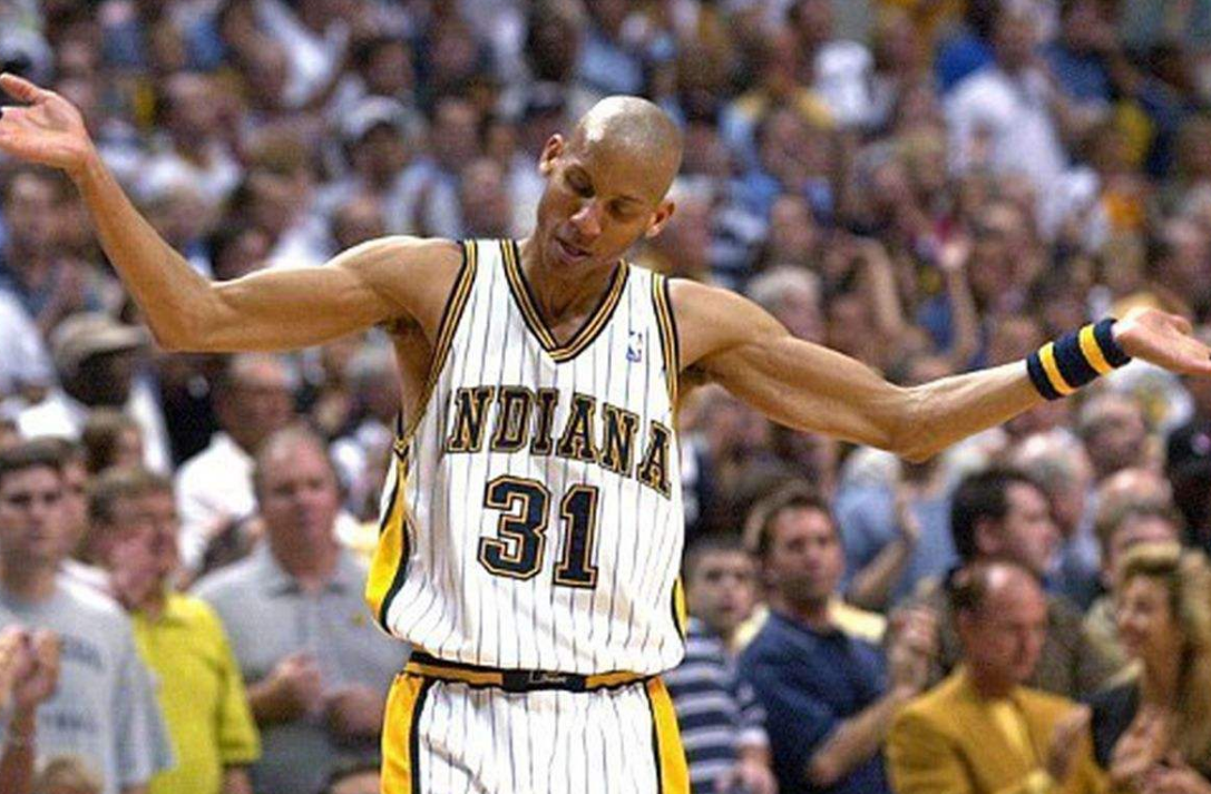 看到库里得到历史三分王雷吉米勒要选择复出公开索要10天合同