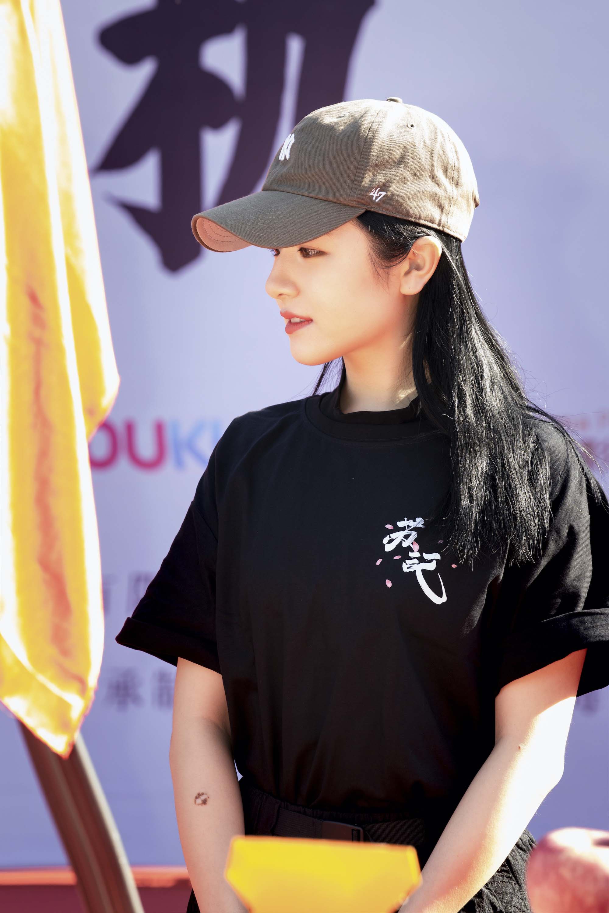 李兰迪新剧苏记开机女扮男装做生意技能满格