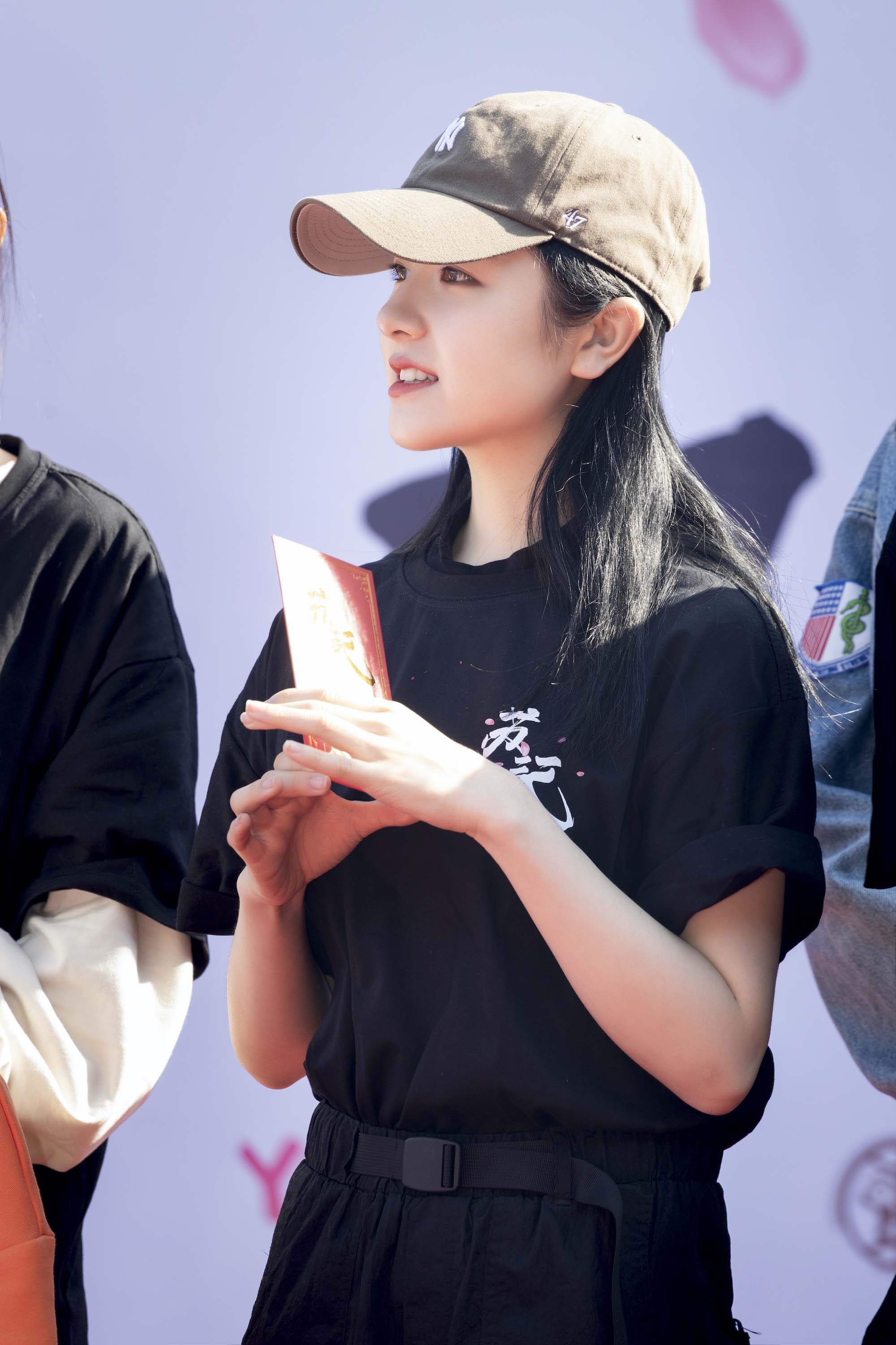 李兰迪新剧苏记开机女扮男装做生意技能满格