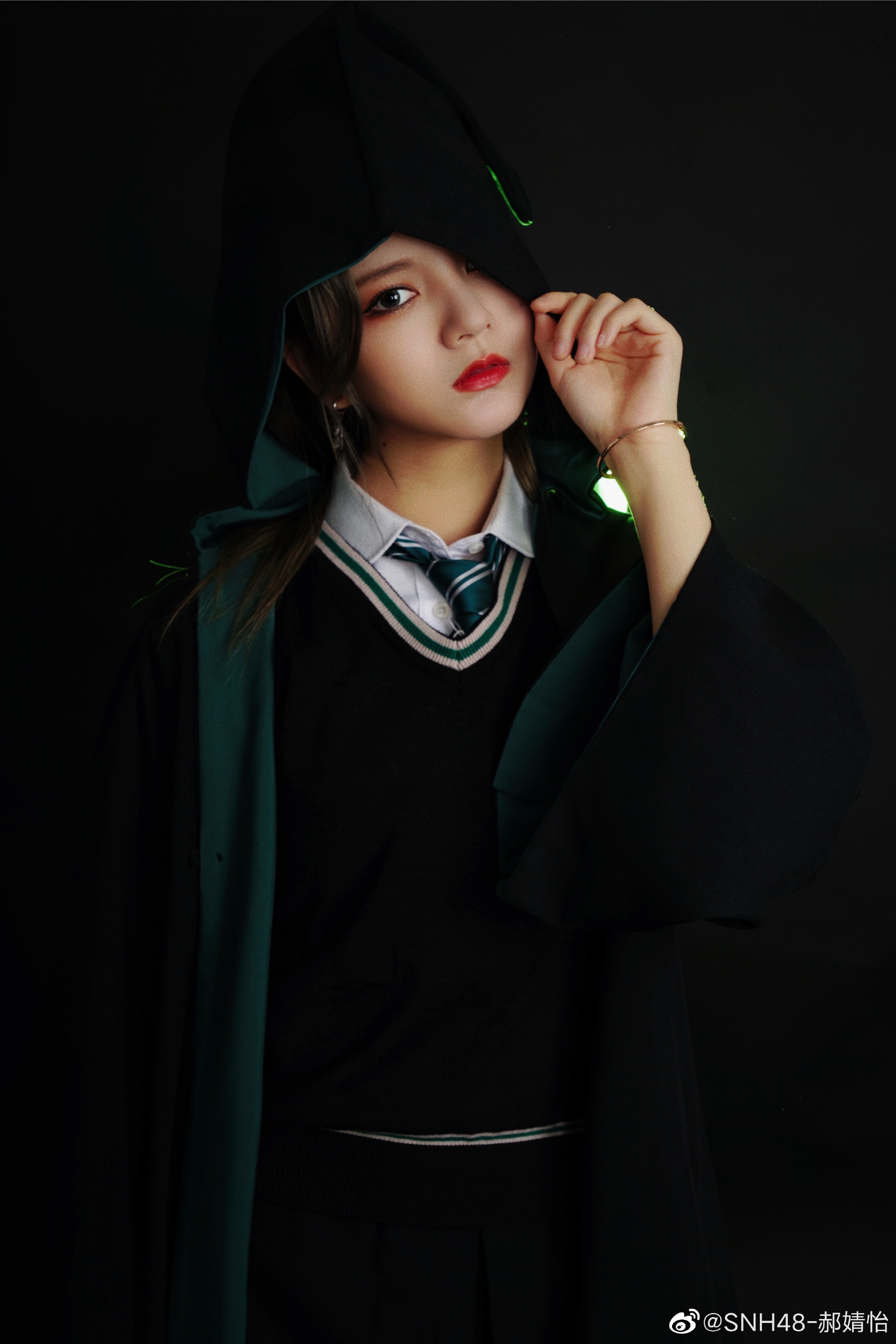 美女艺人snh48-郝婧怡迷人美照,真好看__财经头条