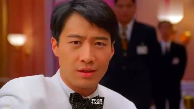 赌神3 赌神高进得势不饶人 不但梭哈你 还拿出瑞士银行本票 赌神3 赌神高进得势不饶人 不但梭哈你 还拿出瑞士银行本票