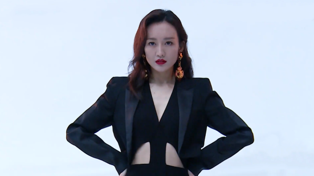 《浪姐2》王鸥为了舞蹈动作更好看,腿上全是淤青,让人心疼!