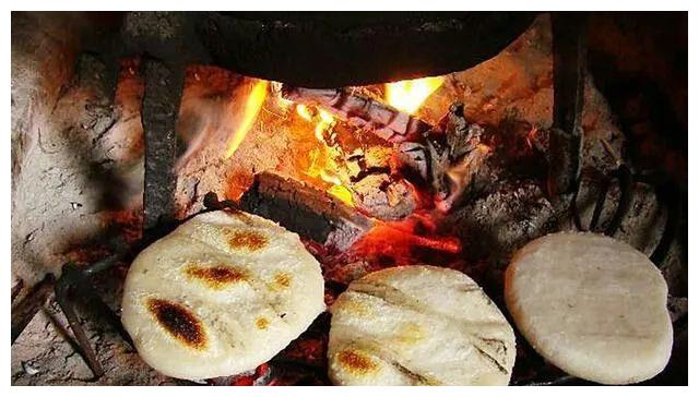 【乡情·乡味】味蕾上的乡愁:土灶肉饭,返璞归真