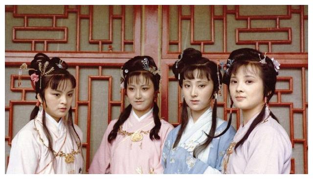 红楼梦林黛玉和薛宝钗谁的容貌更胜一筹曹公暗示的很明白