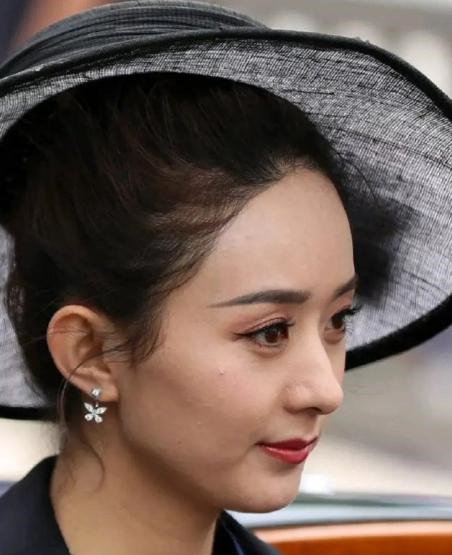 赵丽颖有多自信?33岁怼脸拍不开美颜,效果却令男粉直呼失望