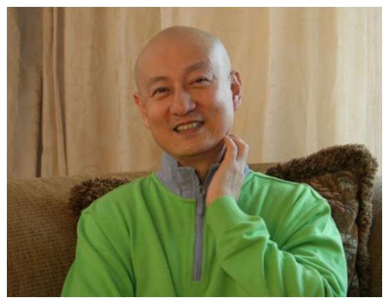 个不可复制的存在,在行内关栋天和周立波一样是一位工人的天才型演员