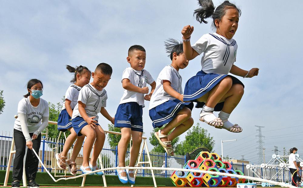 山东烟台:趣味运动 强健体魄