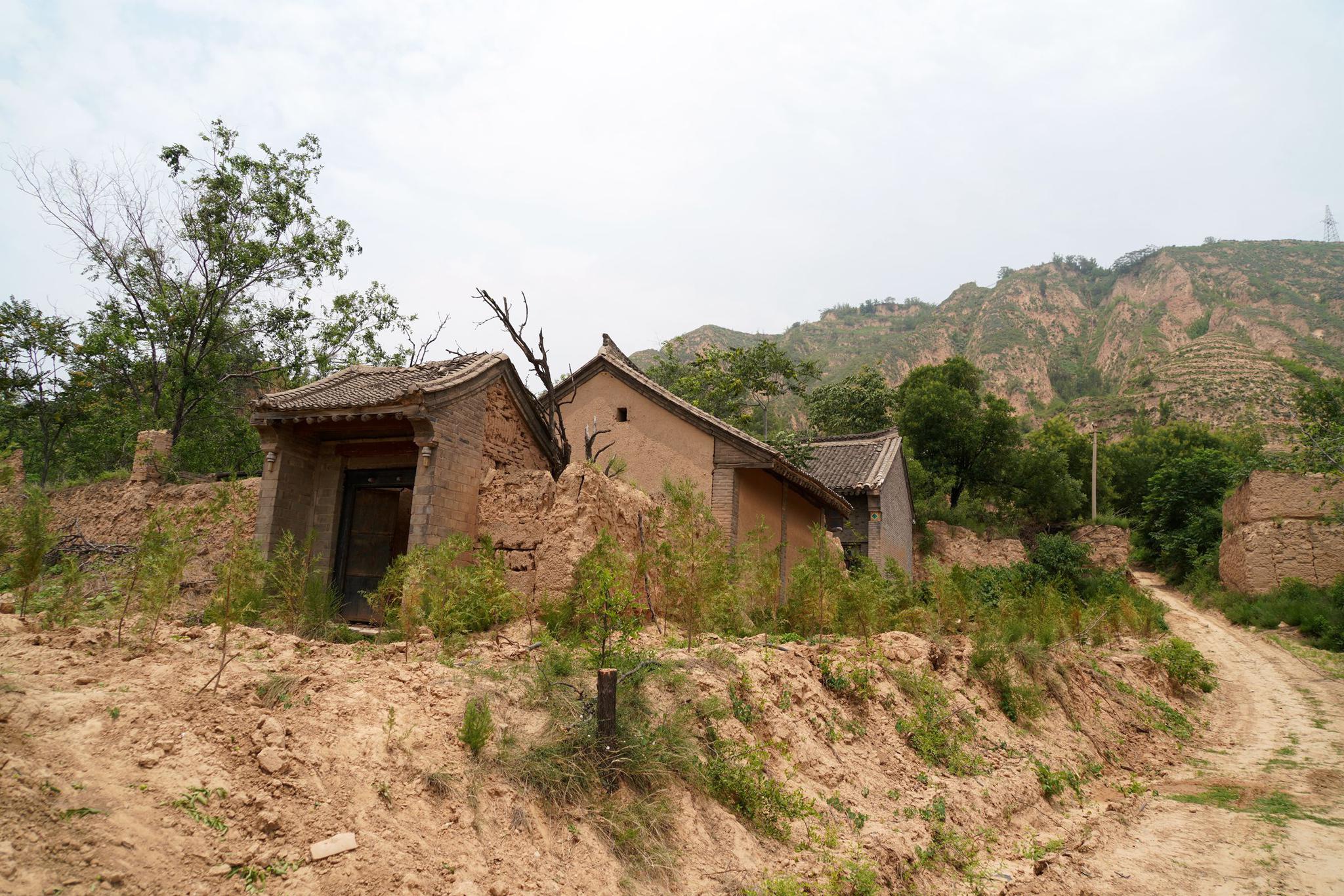 黄河岸边发现1个小山村,村民说里边住着"八仙",啥情况