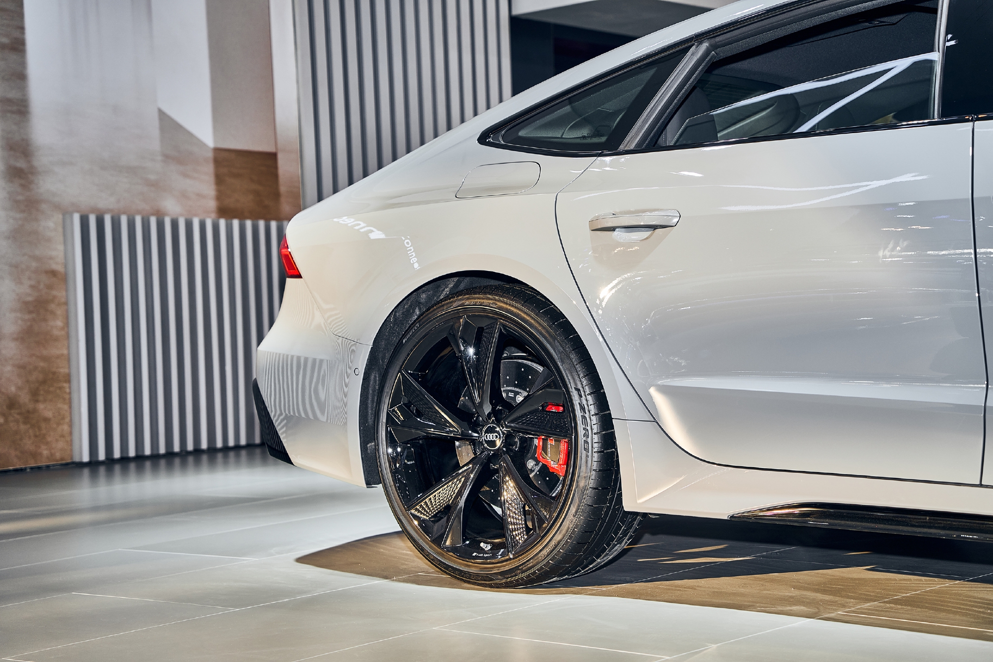 奥迪rs7流淌着运动血液的高性能掀背轿跑车